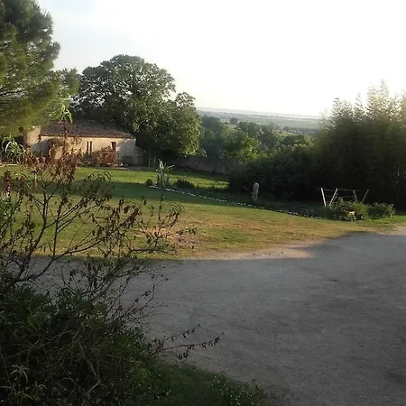 Logis De Bois Roche 1 * Saint-Bonnet-sur-Gironde