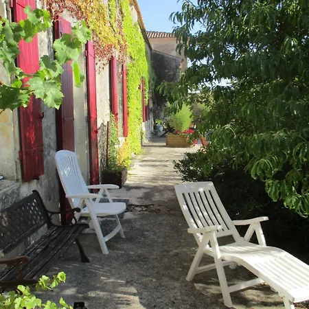 Logis De Bois Roche 1 *